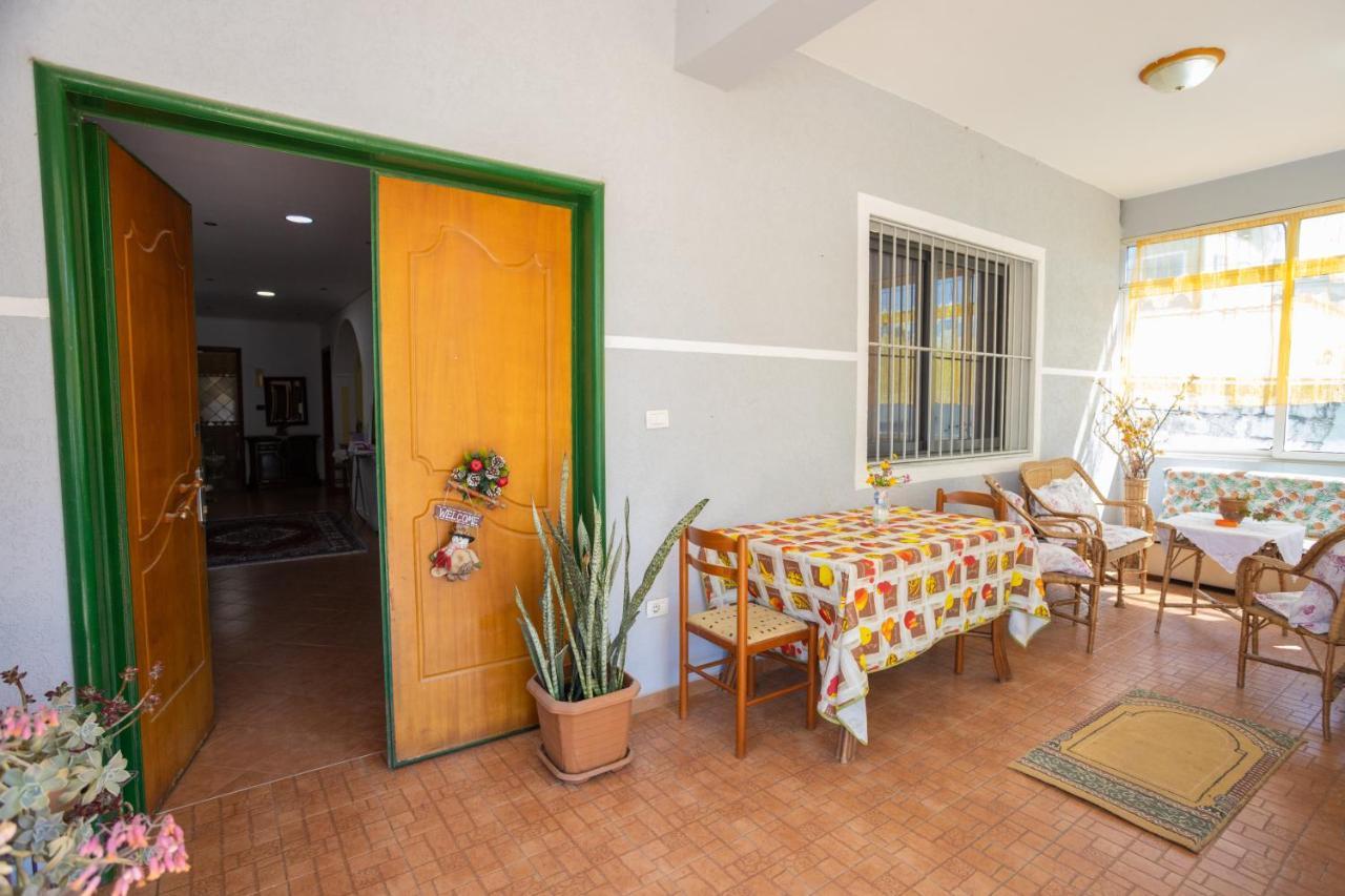 Vila Aulona Vlorë Exteriör bild