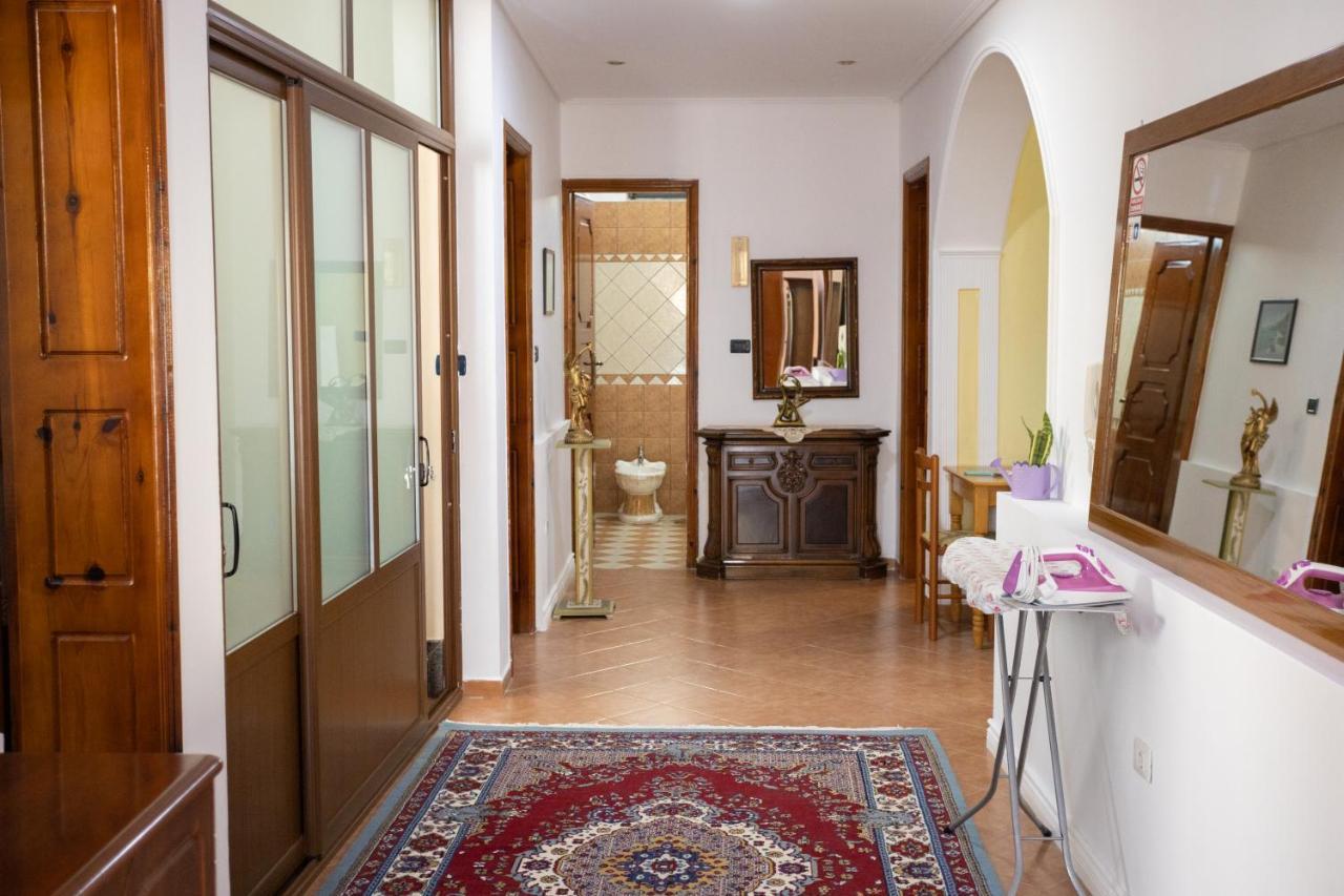 Vila Aulona Vlorë Exteriör bild