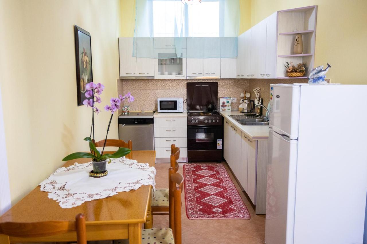 Vila Aulona Vlorë Exteriör bild