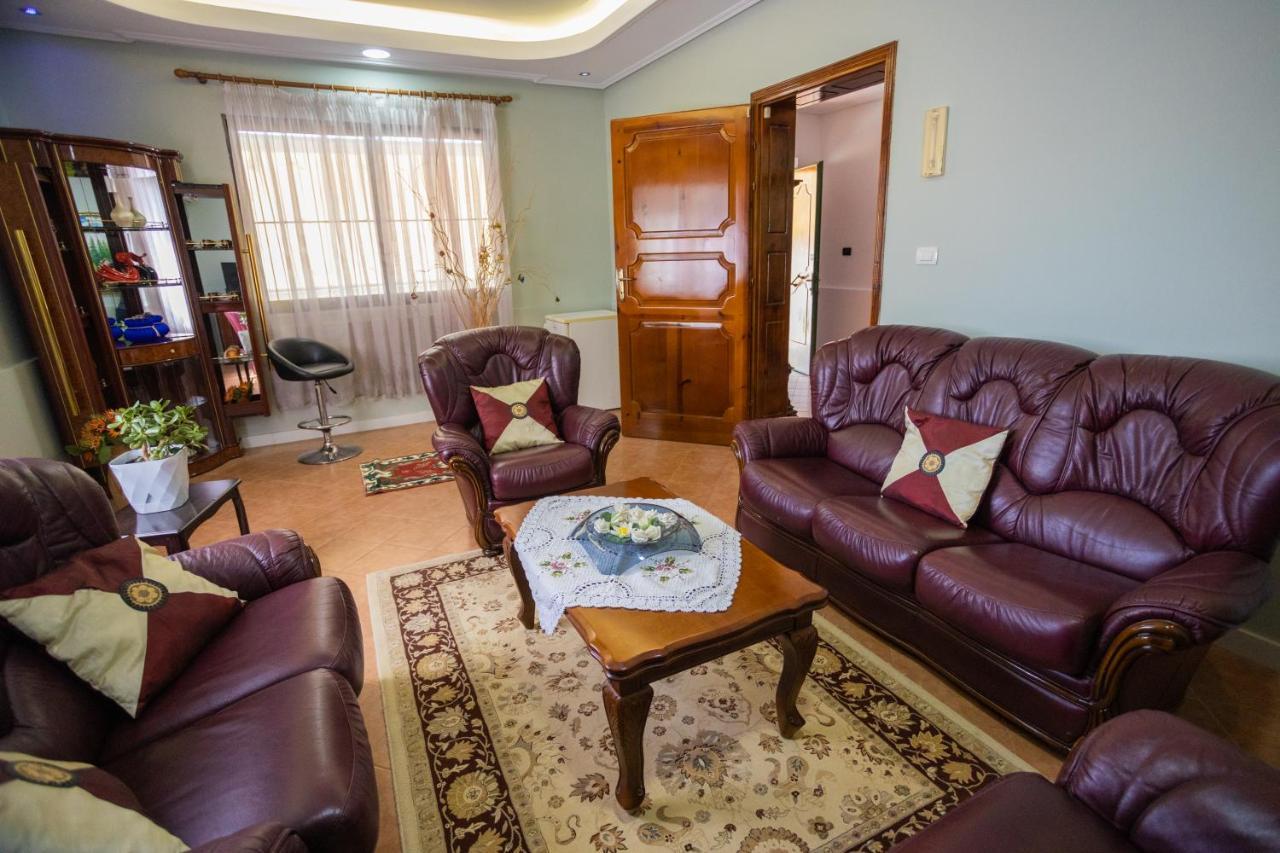 Vila Aulona Vlorë Exteriör bild